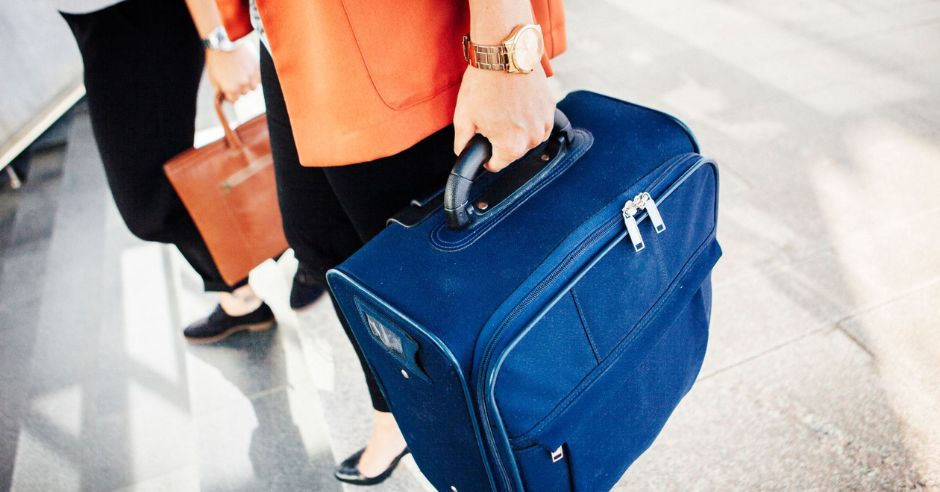 Cestujte stylově: Přinášíme vám dokonalý průvodce výběrem cestovního kufru