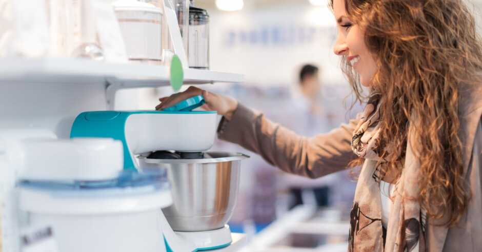 Multifunkční kuchyňský robot do moderní kuchyně patří. Vyber si z našich výprodejových nabídek