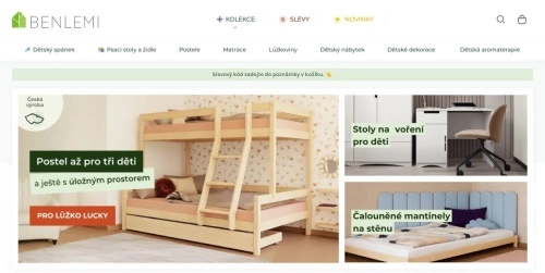 postel do dětského pokoje, pracovní stůl v dětském pokoji a manželská postel