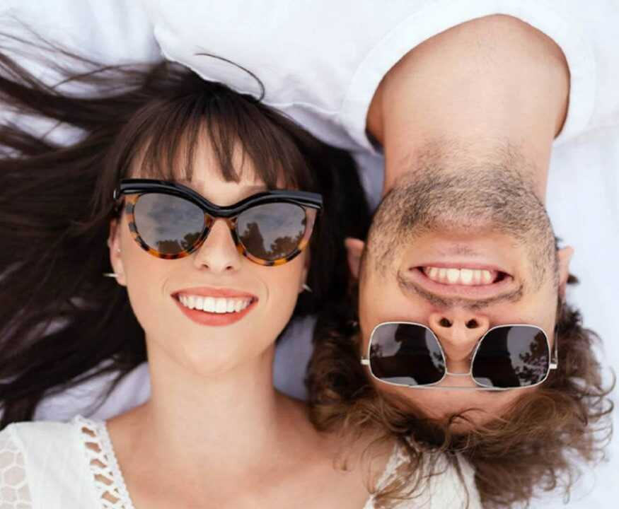 žena a muž ve slunečních brýlích od Lentiamo