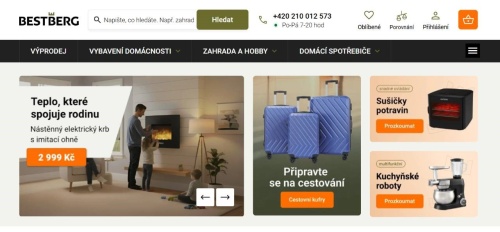 táta s dcerou před krbem, zavazadla různých velikostí, sušička potravin a kuchyňský robot