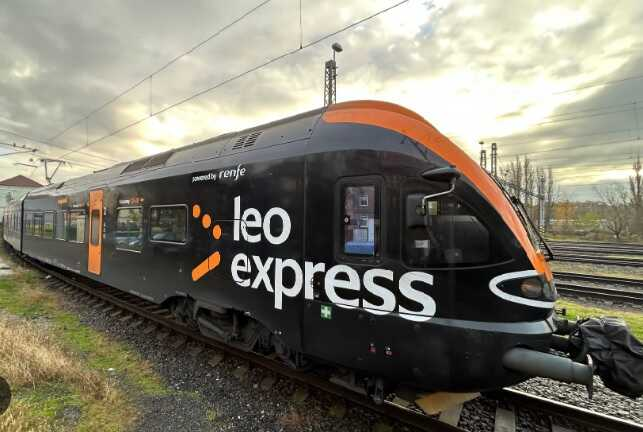 vlak-leo-express