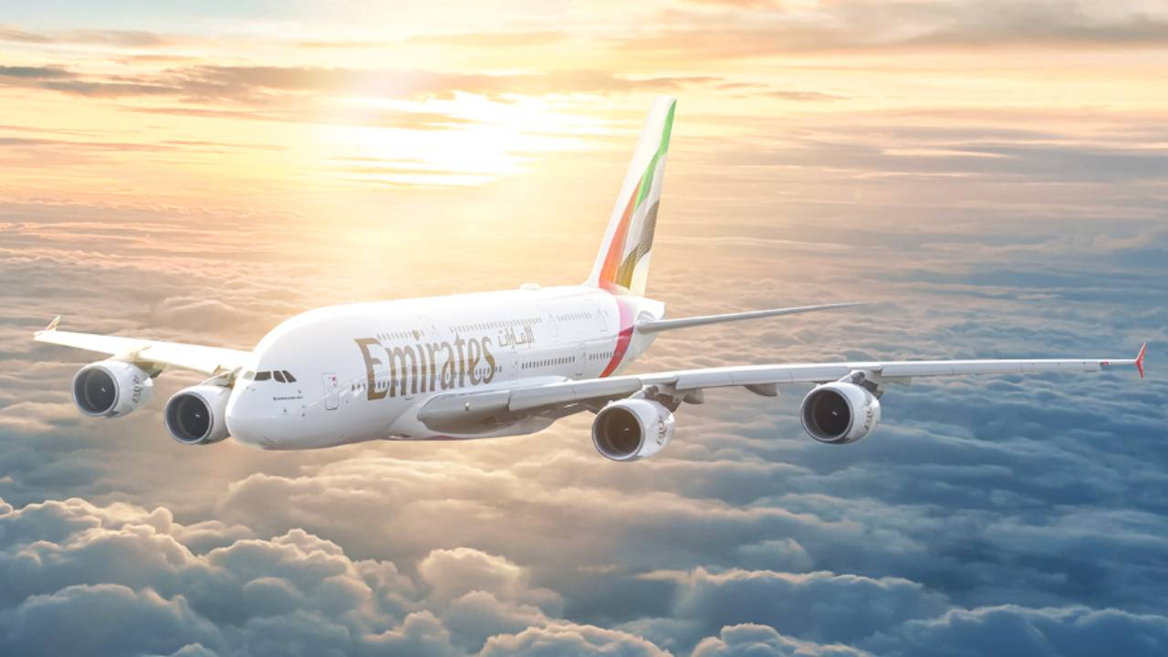 Emirates - letadlo nad oblaky