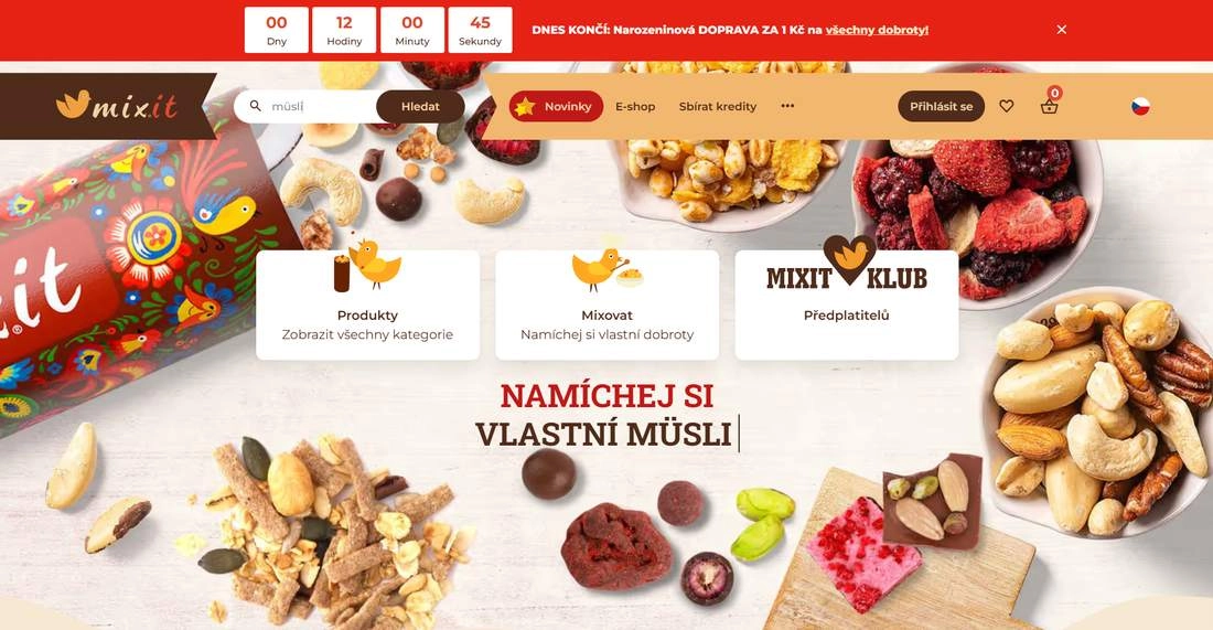 Stránka Mixit s několika variacemi müsli, sušeného ovoce a tyčinky