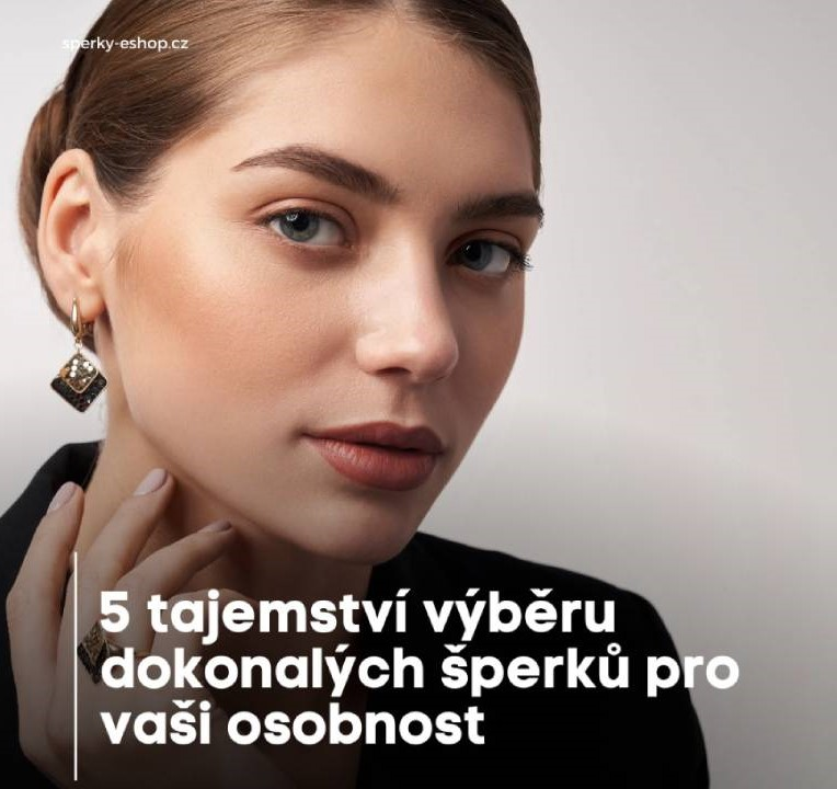 Sperky-eshop.cz - žena s náušnicí v uchu