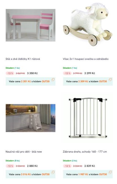 stůl a dvě židle, houpací ovečka, naučná věž a zábrana