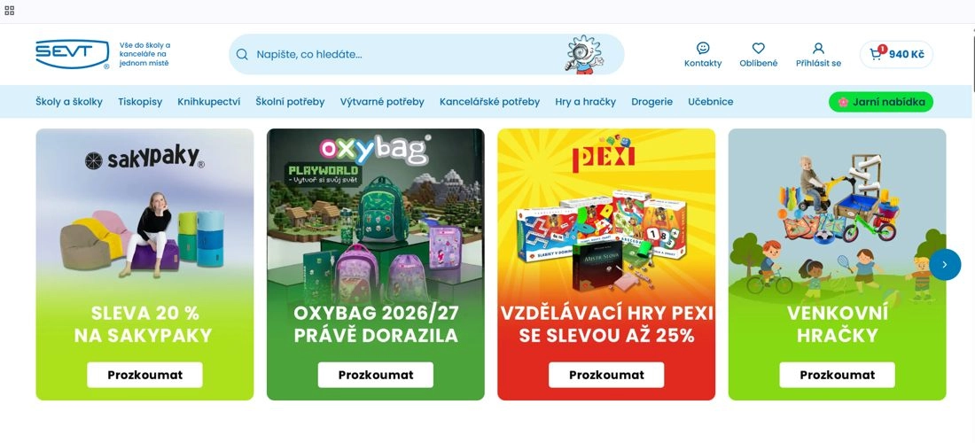 Na bílém podkladu obrázek s batohem a školními potřebami a text