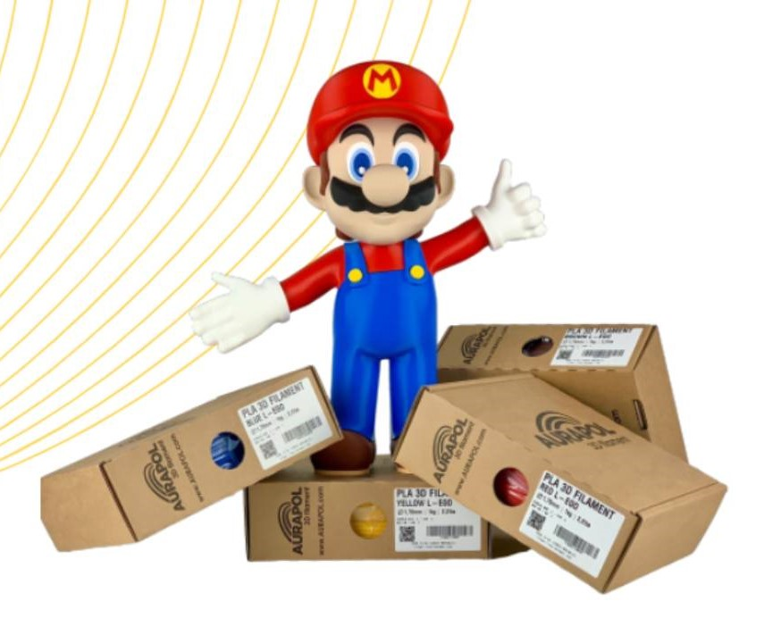figurka Mario na krabicích s tiskovými strunami