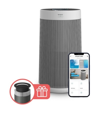 čistička vzduchu s grafikou aplikace na mobilním telefonu