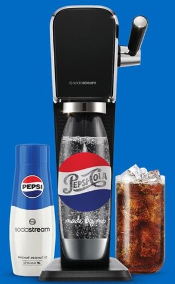 výrobník perlivé vody se sirupem s příchutí pepsi