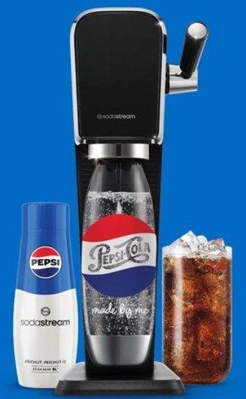 výrobník perlivé vody se sirupem s příchutí pepsi