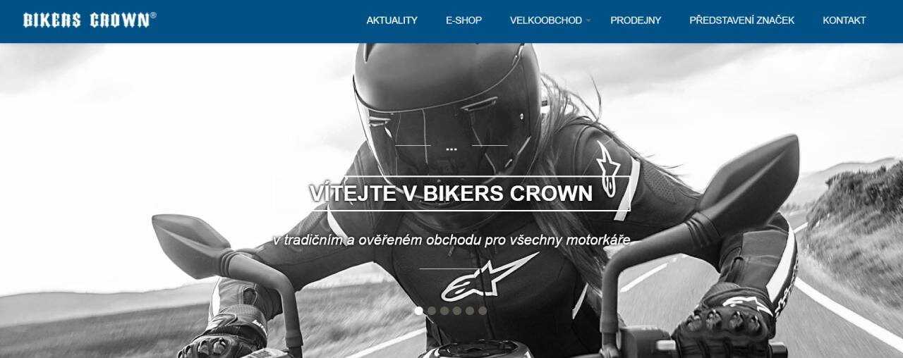 Bikers Crown - motorkář na motorce na silnici
