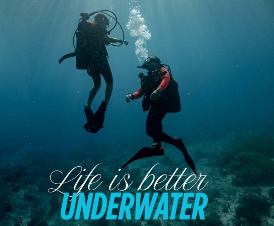Diving.cz - potápěči ve výstroji pod vodou