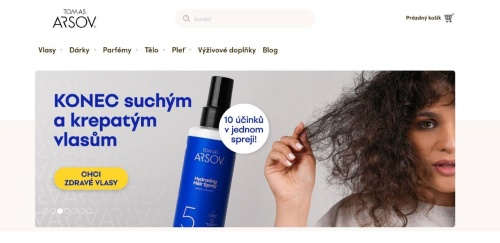 Tomas Arsov - žena se zničenými vlasy a sprej na zdravé vlasy