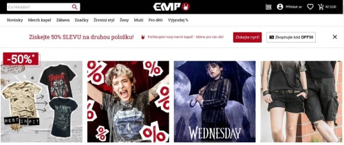EMP - trička s merchem, naradostený mladík, holka z Wednesday a pánské a dámské kraťasy
