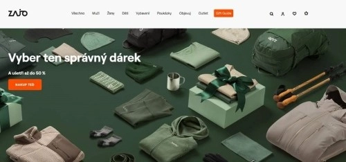 mikiny, trička, ponožky, hrnek, čepice, trekové hole a Další vybavení spolu s balíčky