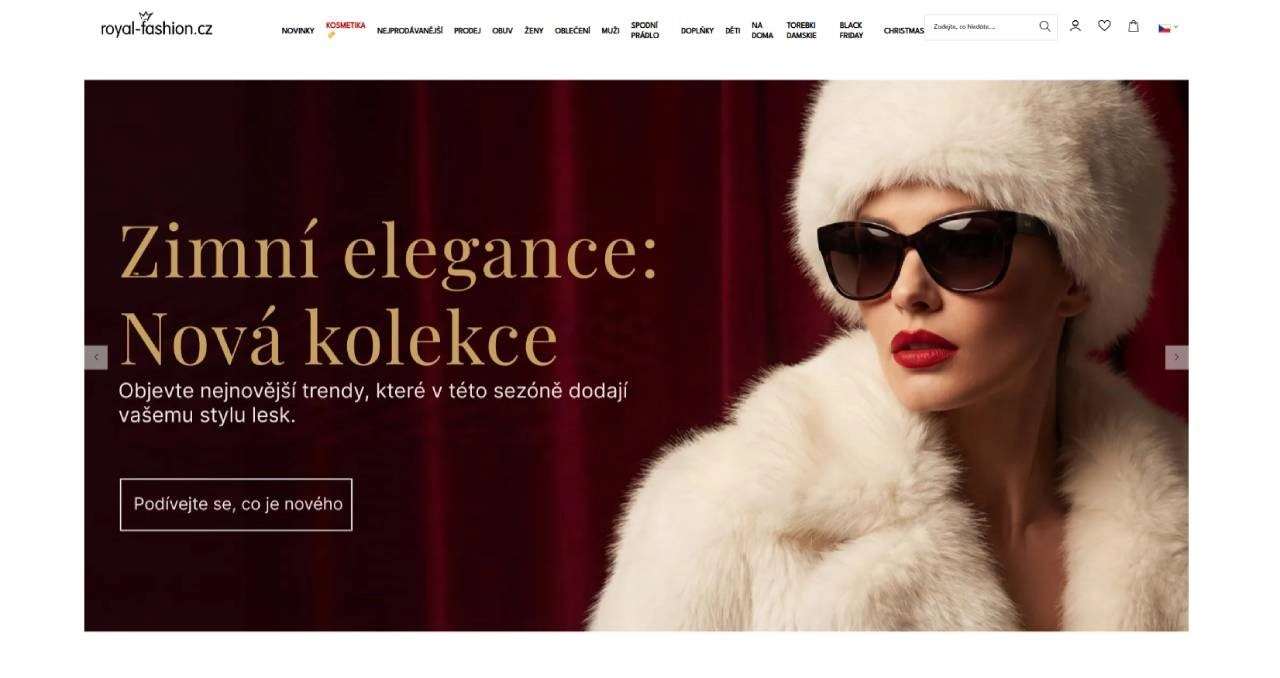 žena v bílém kožichu a v bílé kožešinové čepici se slunečními brýlemi