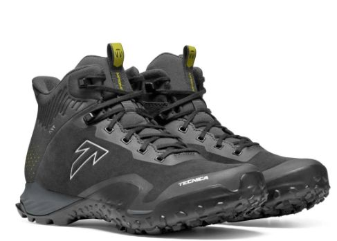 pánské černé trailové boty značky Tecnica s černými tkaničkami