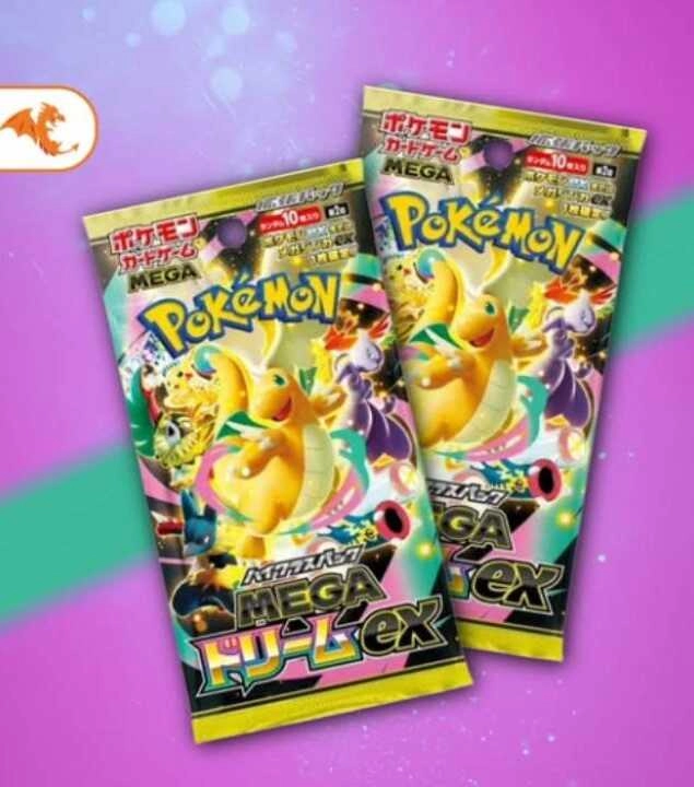 karty Pokémon v baleních na fialovém pozadí