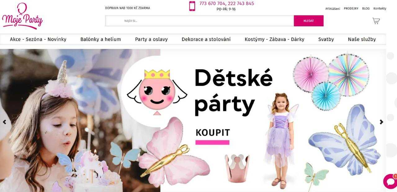 Moje party - holčička slavící narozeniny sfoukává svíčku na dortu