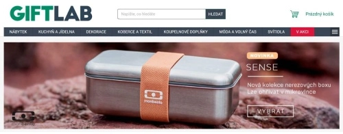 zavřený nerezový box na kameni